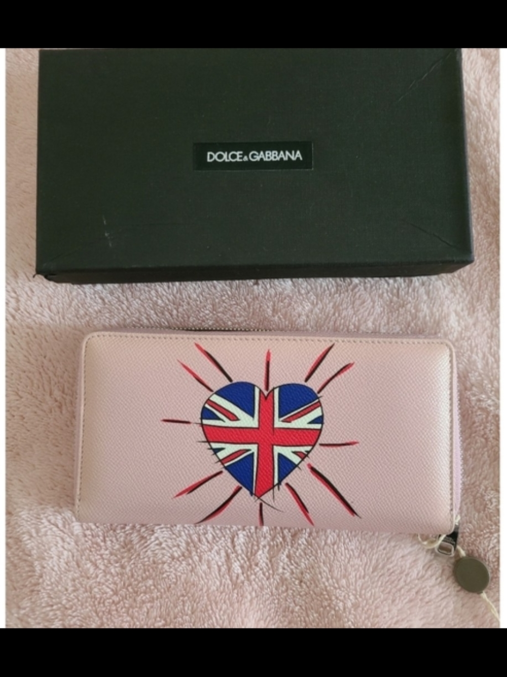 ⭐️New ⭐️Dolce & Gabbana Pale Pink Zip Wallet with Union Jack Heart